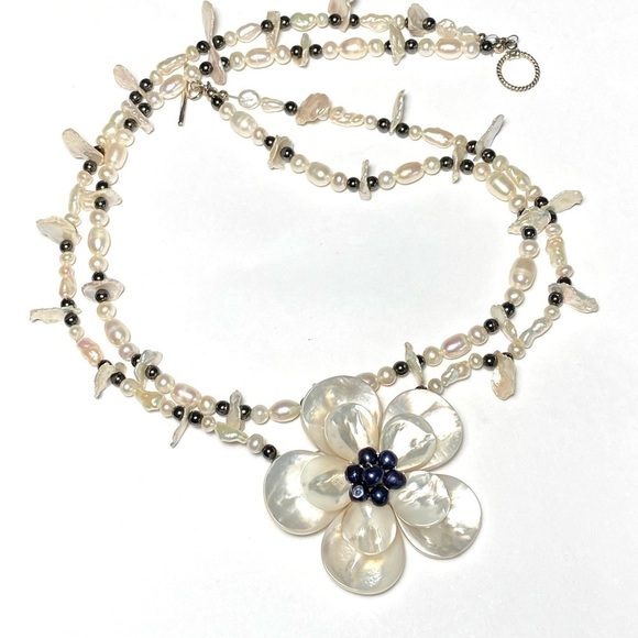 Necklace Artisan Flower 925 Clasp Pearls Mother of Pearl 18” - Picture 10 of 15